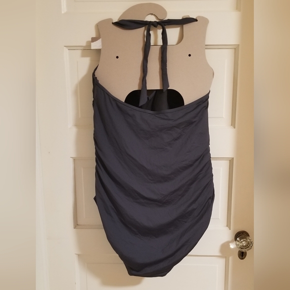 NWOT Old Navy Black One Piece Swimsuit, 2X, bra padding isn’t removable, support - Picture 5 of 11